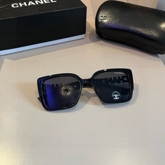CHANEL Women\'s Black Square Sunglasses main image 7